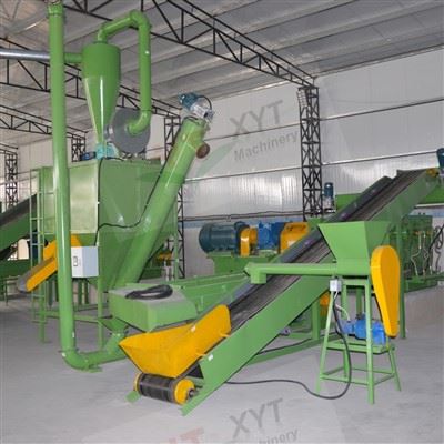 Utilizzato per tagliare pneumatici di scarto per produrre polvere di gomma
